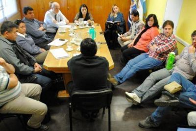 Gobierno no da aumento y docentes ir�an al paro