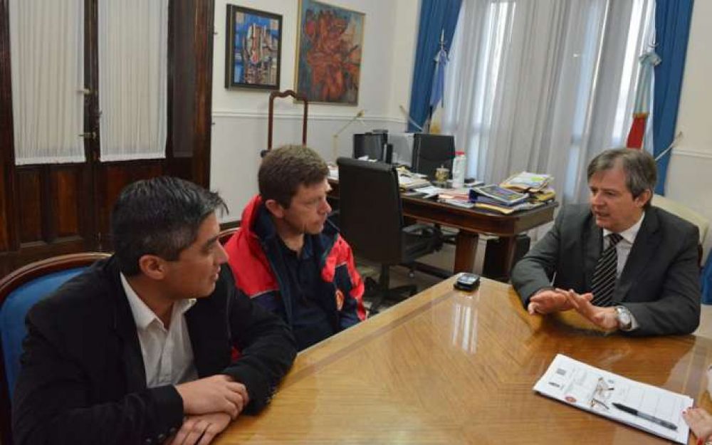Bahl se reuni� con la Federaci�n de Bomberos Voluntarios