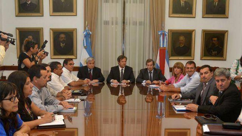 Ratifican descuentos por paro docente