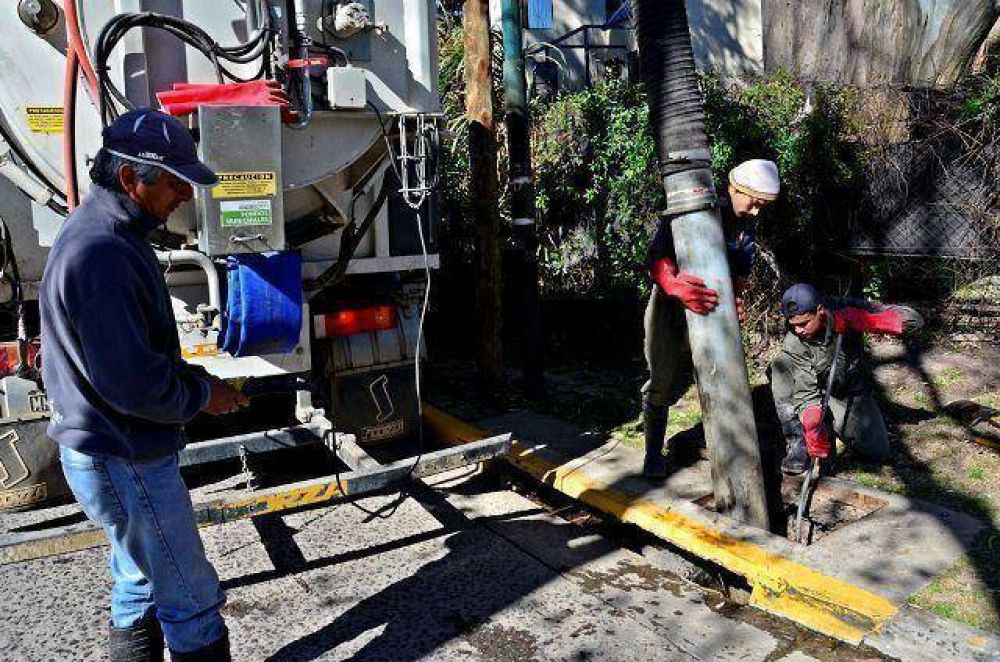 San Fernando realiza mantenimiento en un conducto de casi 2 kil�metros, en el Bajo del distrito