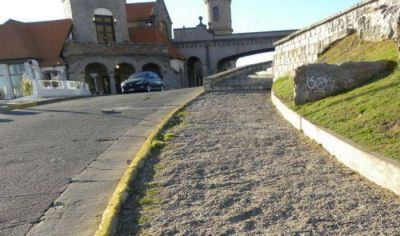 Reclaman por el mal estado de un sector del Paseo Jes�s de Gal�ndez