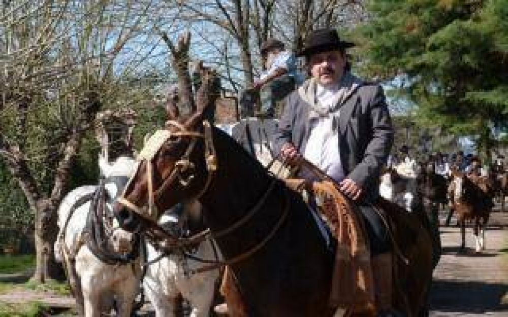 Intendente Puglelli particip� de los festejos patronales en Villa Ruiz