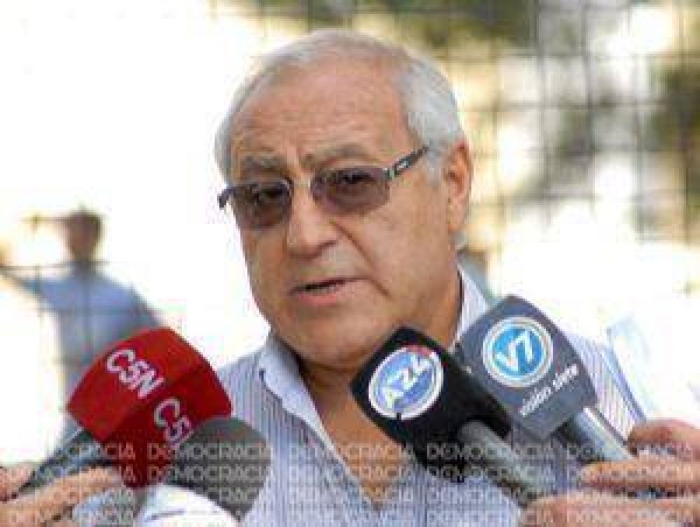 Un paro hospitalario afect� la atenci�n de la salud en el �Abraham Pi�eyro�