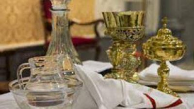 Delincuentes ingresaron a una iglesia y se llevan dos c�lices valuados en m�s de $ 60 mil