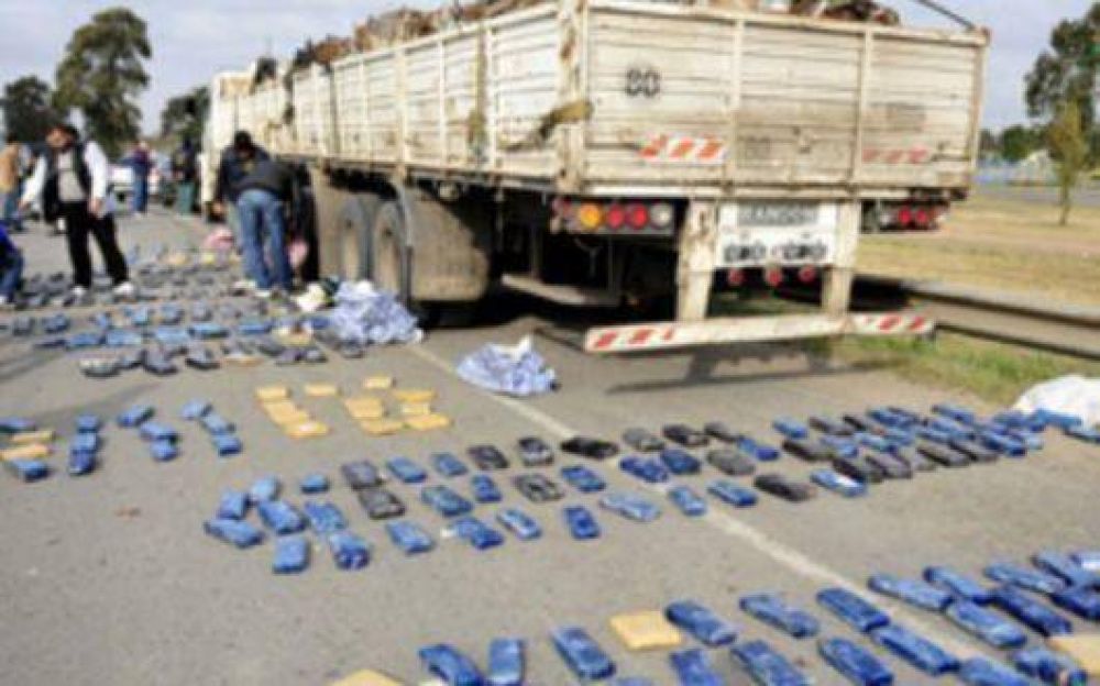 Interceptan tres camiones con unas dos toneladas de marihuana