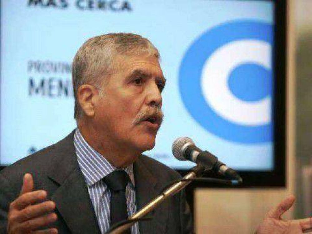De Vido le peg� a Shell por coincidir con Neuqu�n