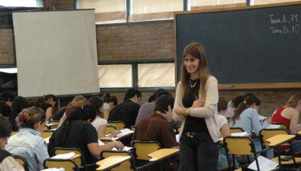 Ratifican marco laboral de docentes universitarios