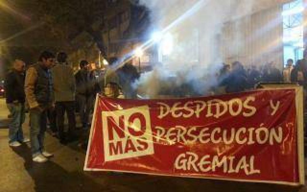 Prensazo: Periodistas precarizados y explotados de la Provincia marchan en La Plata