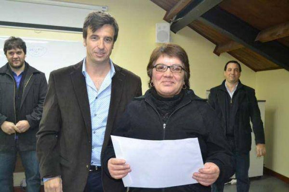 Municipalidad de Ushuaia: Se entregaron 31 decretos de adjudicaci�n de terrenos 