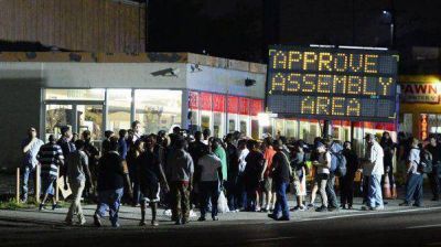 Tras doce d�as de tensi�n racial, volvi� la calma a Missouri