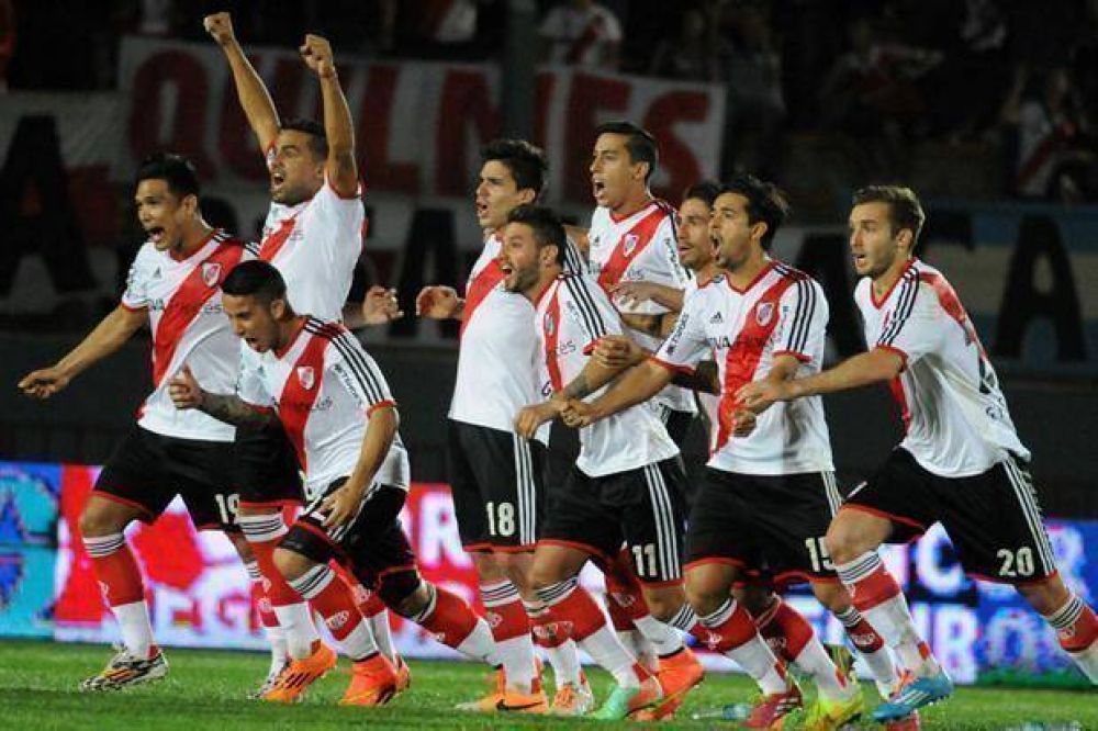 River venci� a Col�n en los penales y est� en cuartos de final de la Copa Argentina
