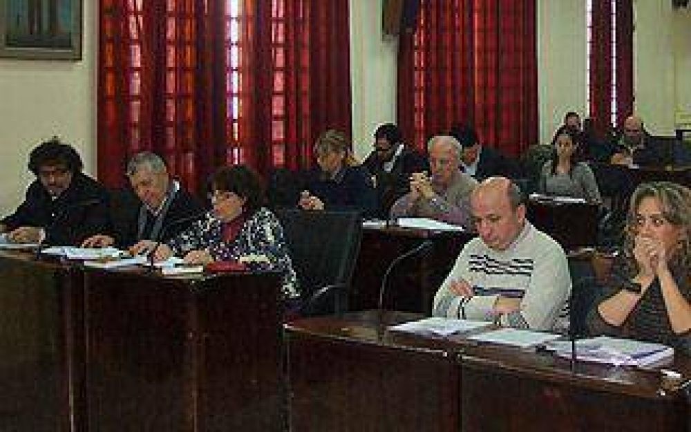 Un pedido de interpelaci�n volvi� a cruzar al FpV y al PRO