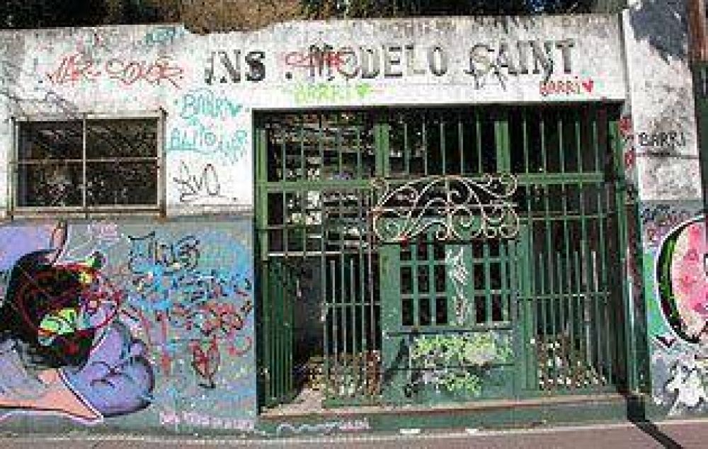 El Saint de Temperley, abandonado y foco de denuncias vecinales