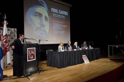 Fidel Castro fue distinguido como doctor honoris causa y personalidad ilustre de la Ciudad de Lan�s