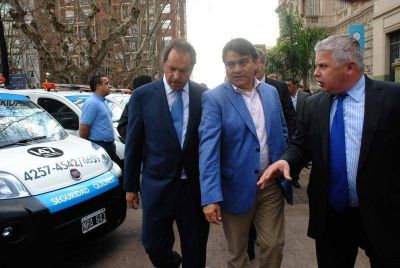 Quilmes: Guti�rrez y Scioli le pusieron la firma al convenio de adhesi�n a la Polic�a Municipal