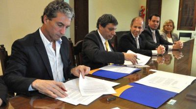 Firma de convenio entre la fundaci�n DAR y la Unju