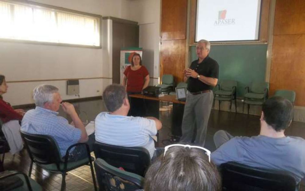 Capacitaron a productores y asesores de seguros