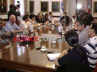 Fibra �ptica: nueve ciudades y el Polo Tecnol�gico de Paran� firmaron un convenio