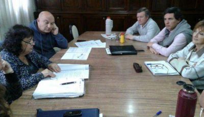 Proyectan legislar sobre acoso en redes sociales