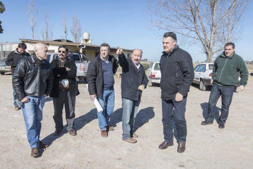 Inza recorri� la planta de tratamiento de residuos EcoAzul