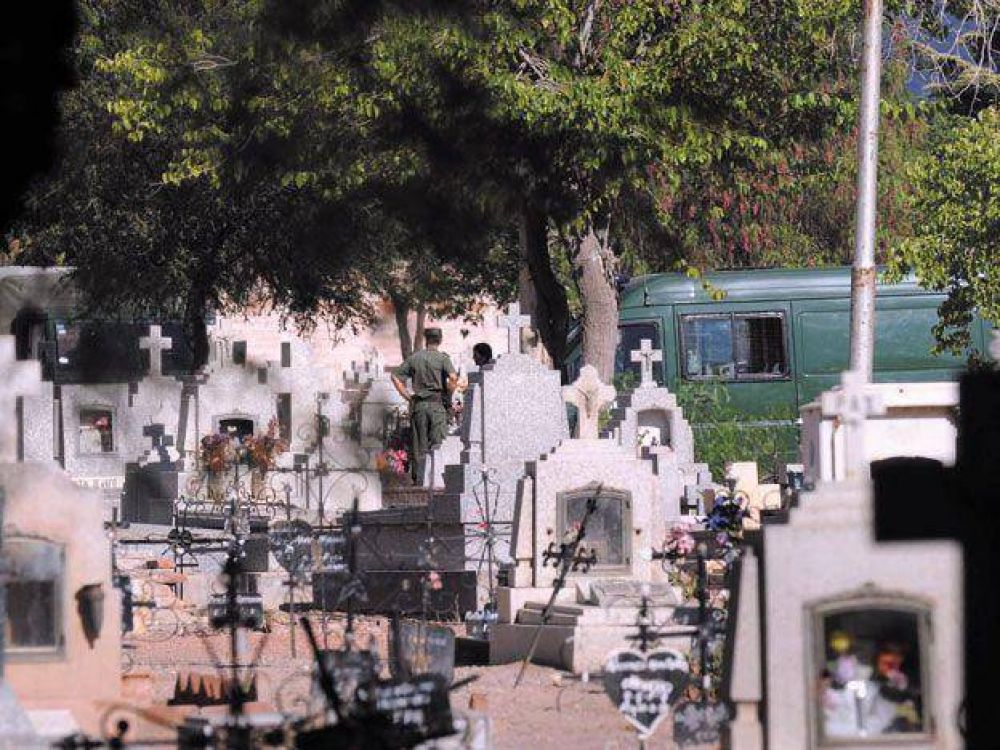 Restos de otros 70 NN est�n para ser identificados en Mendoza