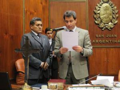 Picoteo en Diputados por interpelar o no a Cuevas