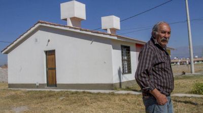 Para los vecinos de Los Pinares la soluci�n est� lejos
