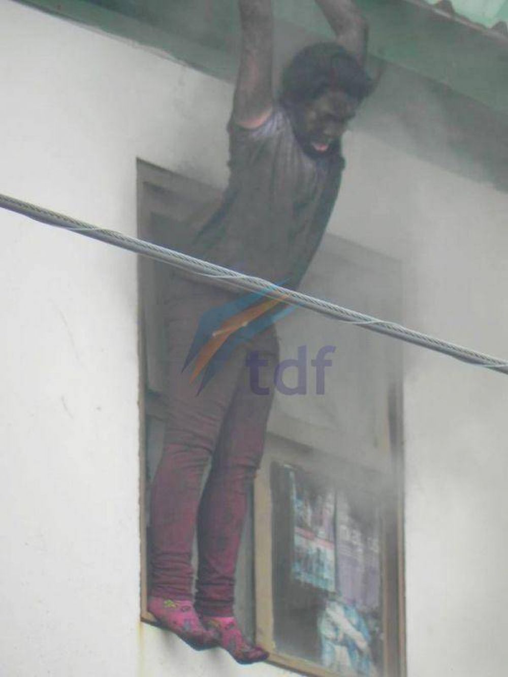 Generalizada indignaci�n por el incendio que pudo ser una tragedia 