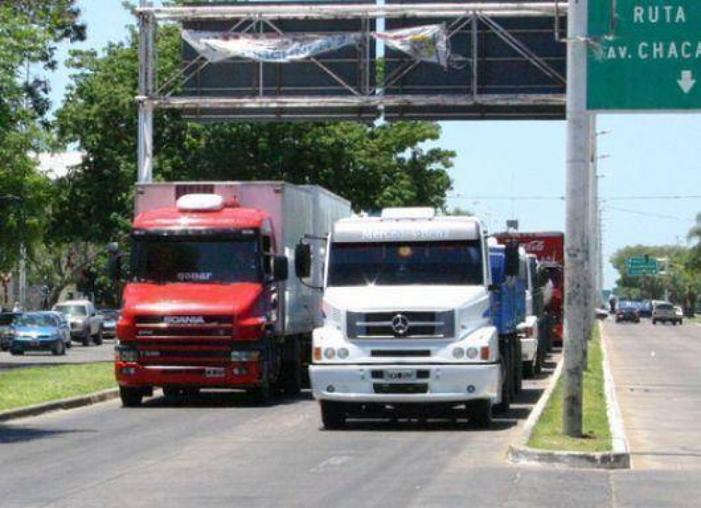 Reforzar�n se�alizaci�n y control de velocidad m�xima en camiones