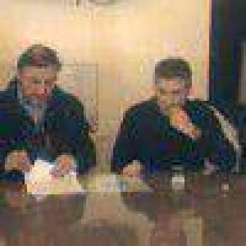 Camino y Gonz�lez firman un convenio de asistencia y complementaci�n.