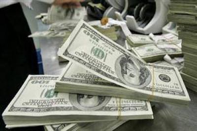 El d�lar blue detiene su escalada tras romper un nuevo r�cord: cotiza a $13,70
