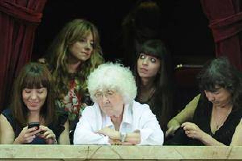 Internaron otra vez a Ofelia Wilhelm, la madre de Cristina Kirchner