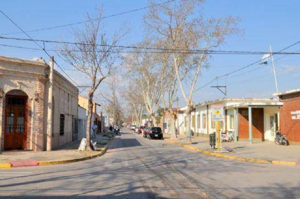 Limpieza de cuneta y poda lateral