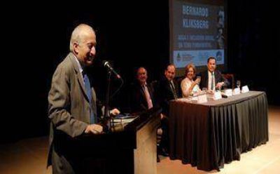 Bernardo Kliksberg: �El Estado debe garantizar agua e instalaciones sanitarias
