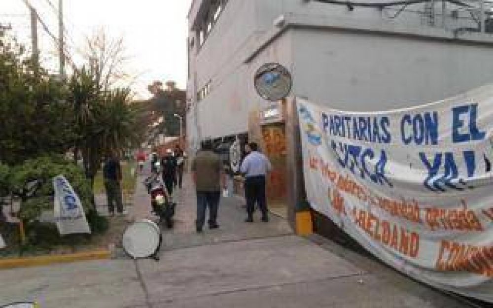 La Matanza: Vigiladores de SUTCA bloquean Telecentro y Papelera Unin Pel