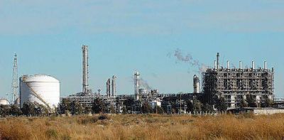 Se resinti� la demanda de empleo en zonas de la industria bahiense