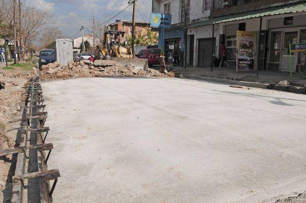 Reconstrucci�n de pavimentos en La Sirena, San Eduardo y Villa Ang�lica