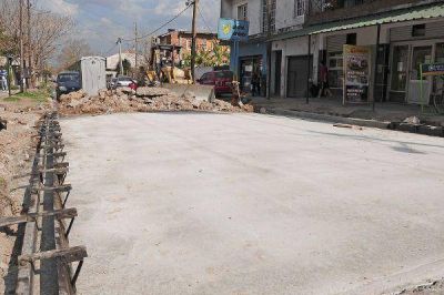 Reconstrucci�n de pavimentos en La Sirena, San Eduardo y Villa Ang�lica