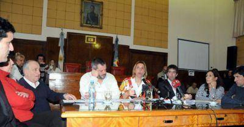 Baragiola responsabiliz� a Pulti de montar una campa�a en su contra