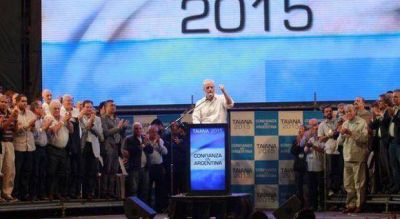 Con presencia de Espinoza, Taiana lanz� en Ferro su precandidatura para 2015