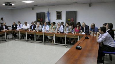 El massismo gestiona con la oposici�n un proyecto alternativo para pagar la deuda