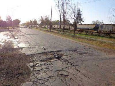 Quejas por el mal estado de la avenida Savio