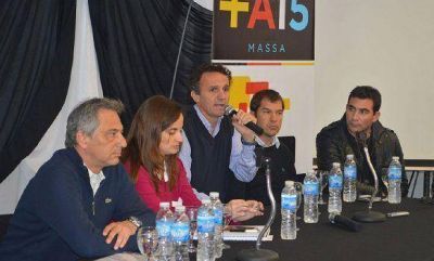 Katopodis en un encuentro del massismo en General Lavalle