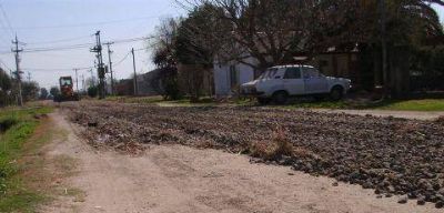 Vecina de Villa General Savio reclama por el mal estado de la calle Santiago del Estero