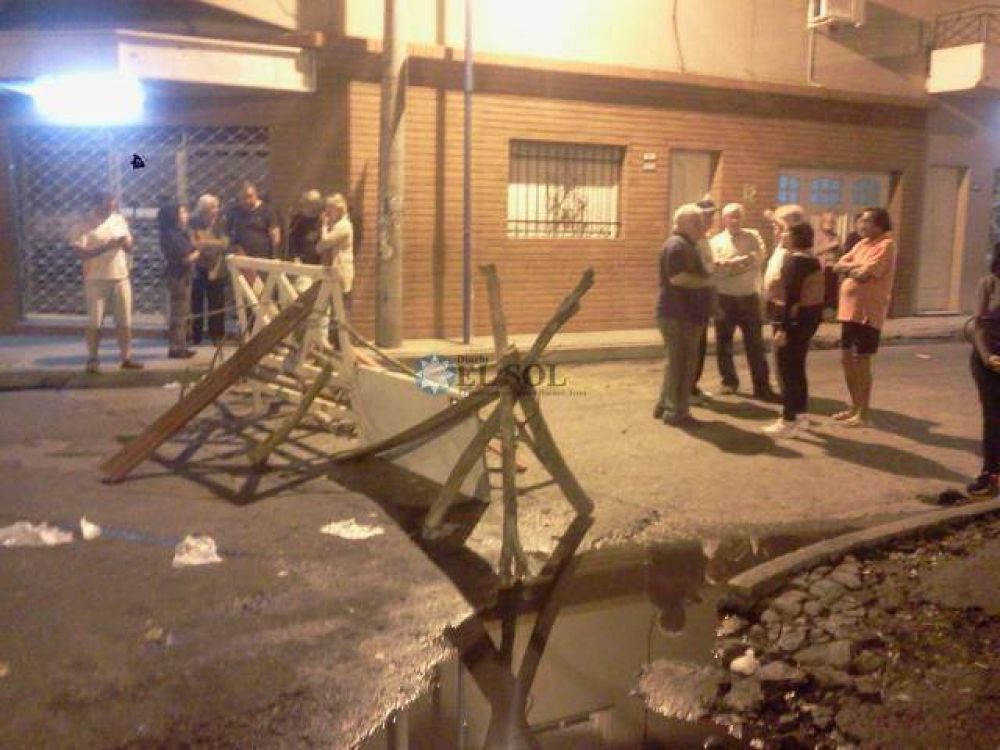 Vecinos cortaron barrera de Ramella, en Bernal