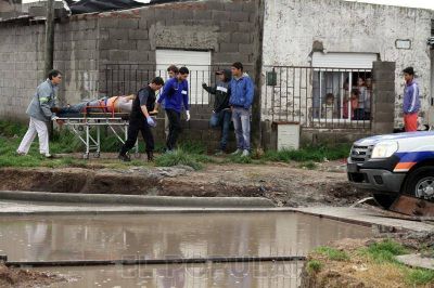 En un conflicto vecinal balean a un hombre