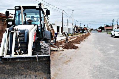 Anunciaron la extensi�n de redes cloacales y de agua