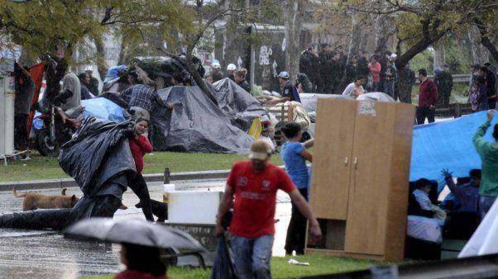 Barrio Papa Francisco: decenas de familias desalojadas aguardan una solucin habitacional