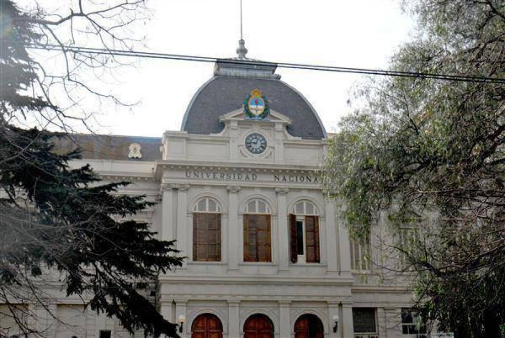 En la Universidad platense, los alumnos tardan m�s de ocho a�os en recibirse 
