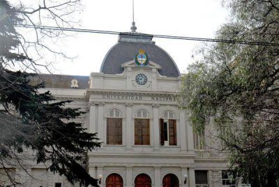 En la Universidad platense, los alumnos tardan m�s de ocho a�os en recibirse 